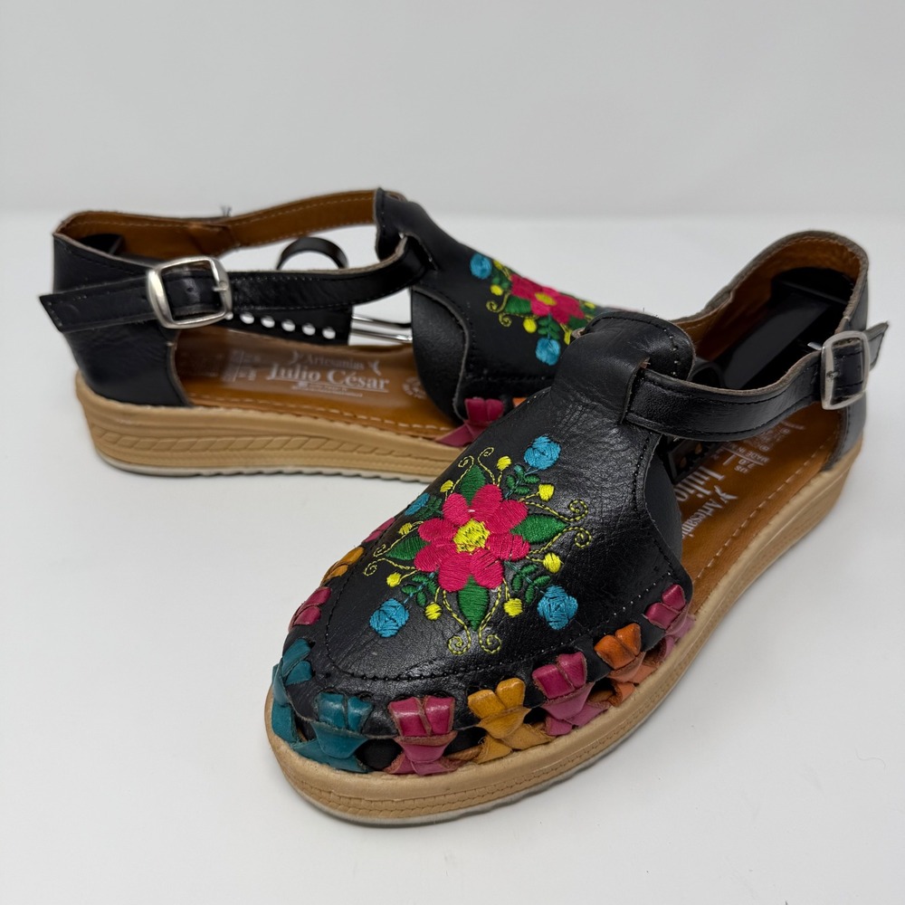 Artesanias Julio Cesar Women Black Leather Embroidered Huarache Sandals Size 7‎